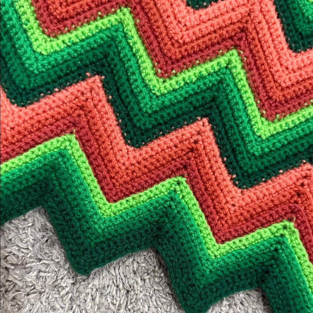 Colorful Zigzag Crochet Blanket Pink Green - Picture 2 of 2